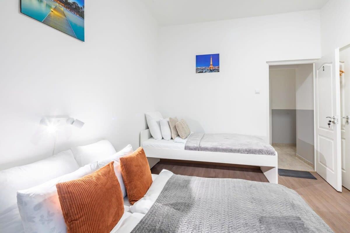 New - Simple Apartment Budapest